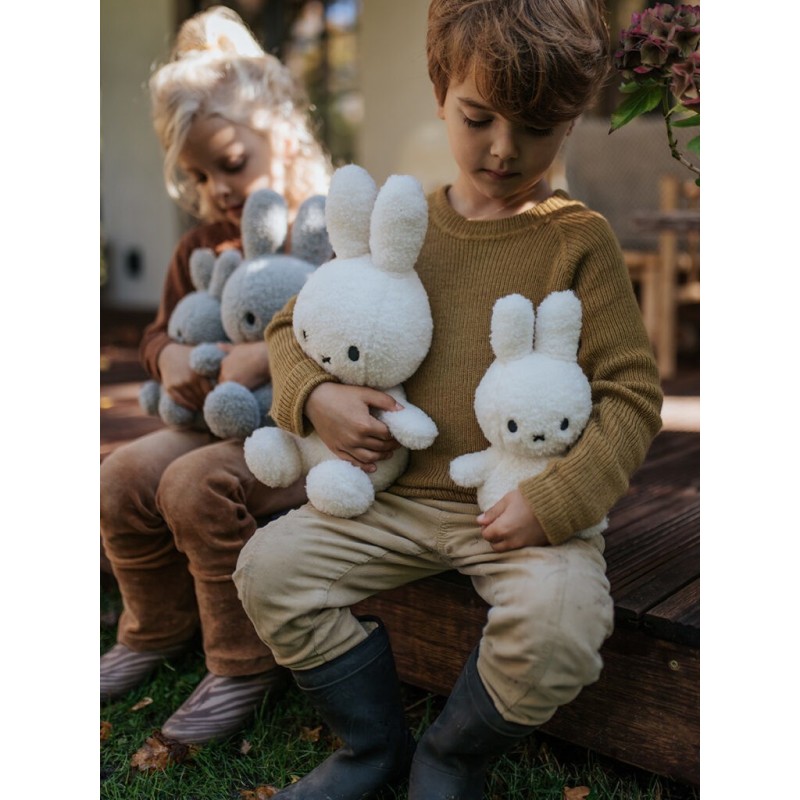 Knuffel Sitting Teddy Light Grey 23 cm