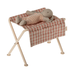 Verschoontafel voor in Poppenhuis Verschoontafel voor in Poppenhuis