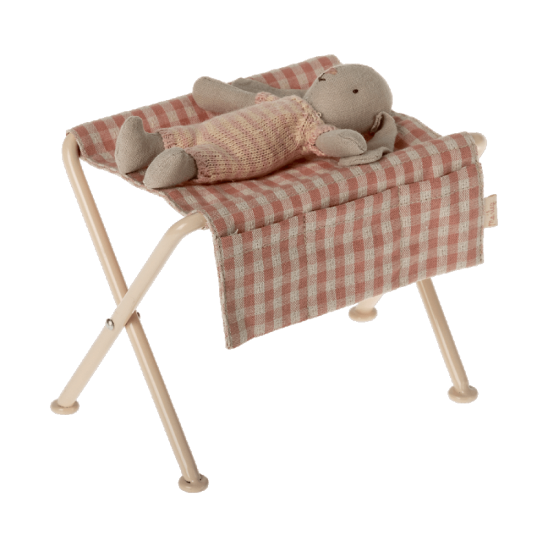 Verschoontafel voor in Poppenhuis Verschoontafel voor in Poppenhuis