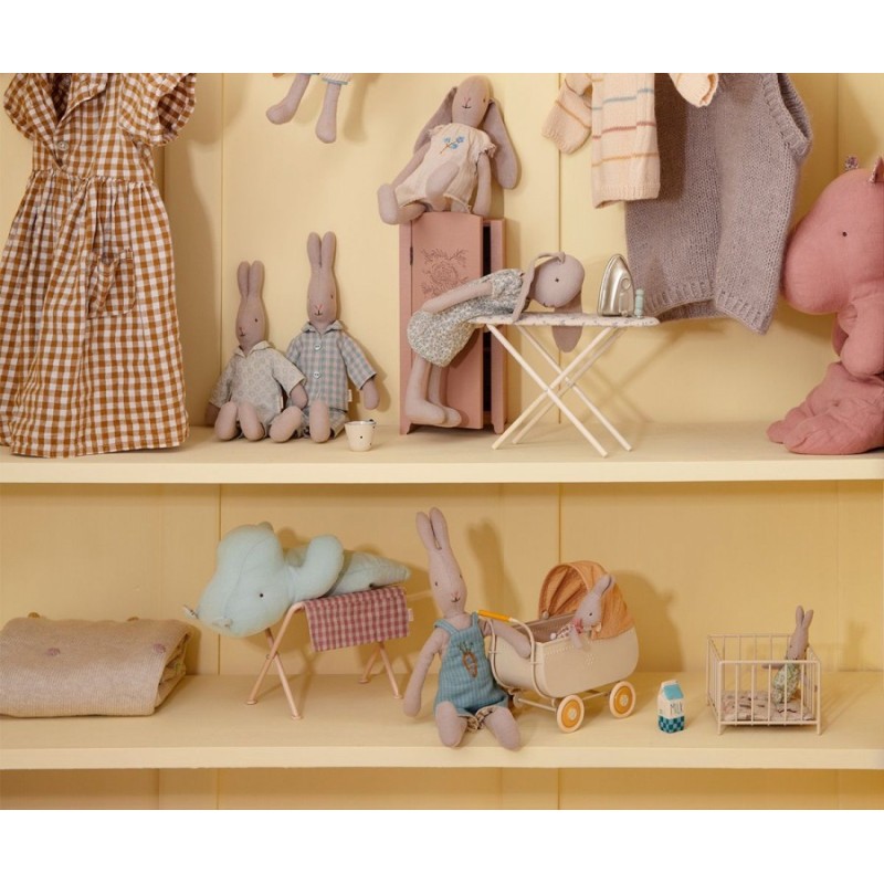 Verschoontafel voor in Poppenhuis Verschoontafel voor in Poppenhuis